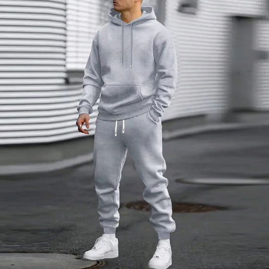 Herrset med enfärgad huvtröja och joggingbyxor